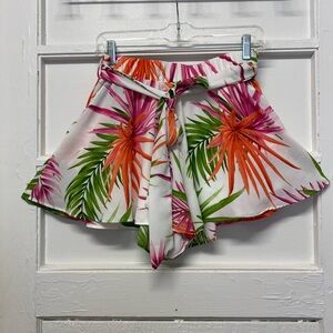 Caramela WOMENS pull on silk shorts size MEDIUM side pockets and elastic waist